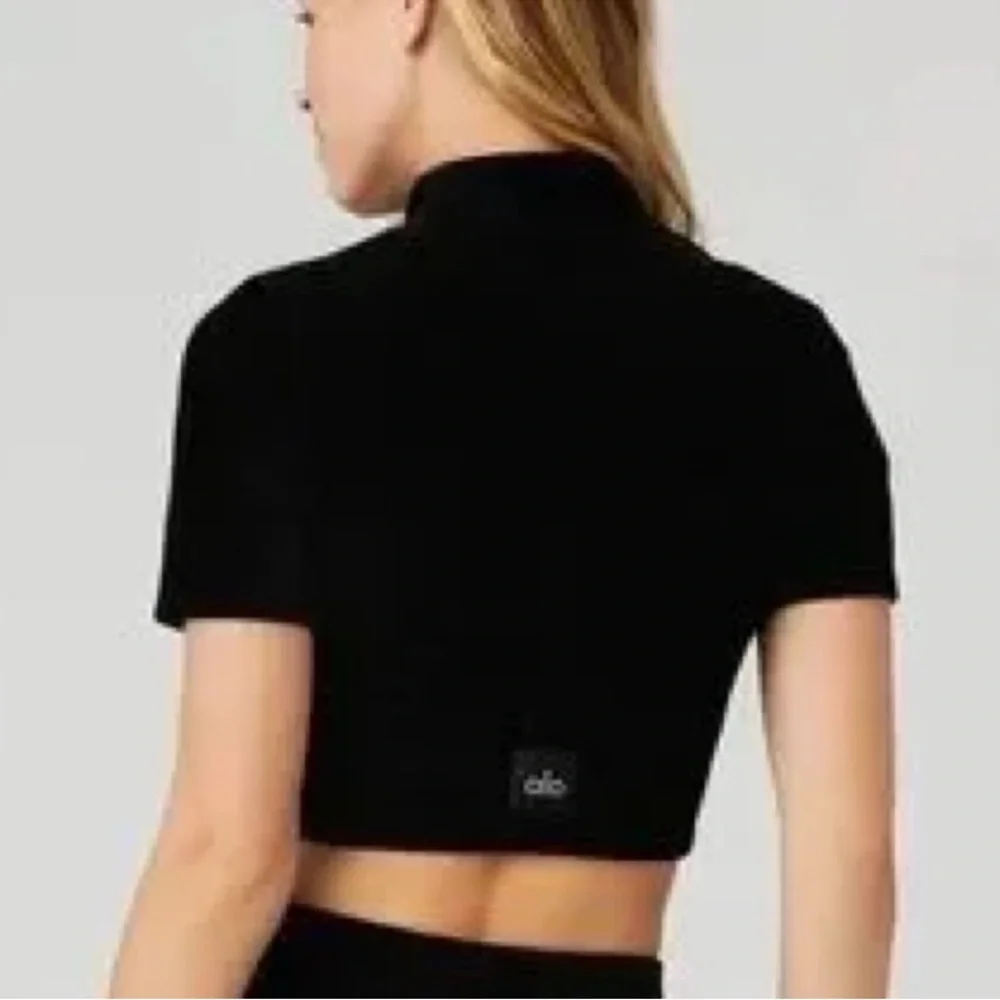 ALO YOGA | ✨NEW✨ Micro Corduroy Winter Break Mock Neck in Black